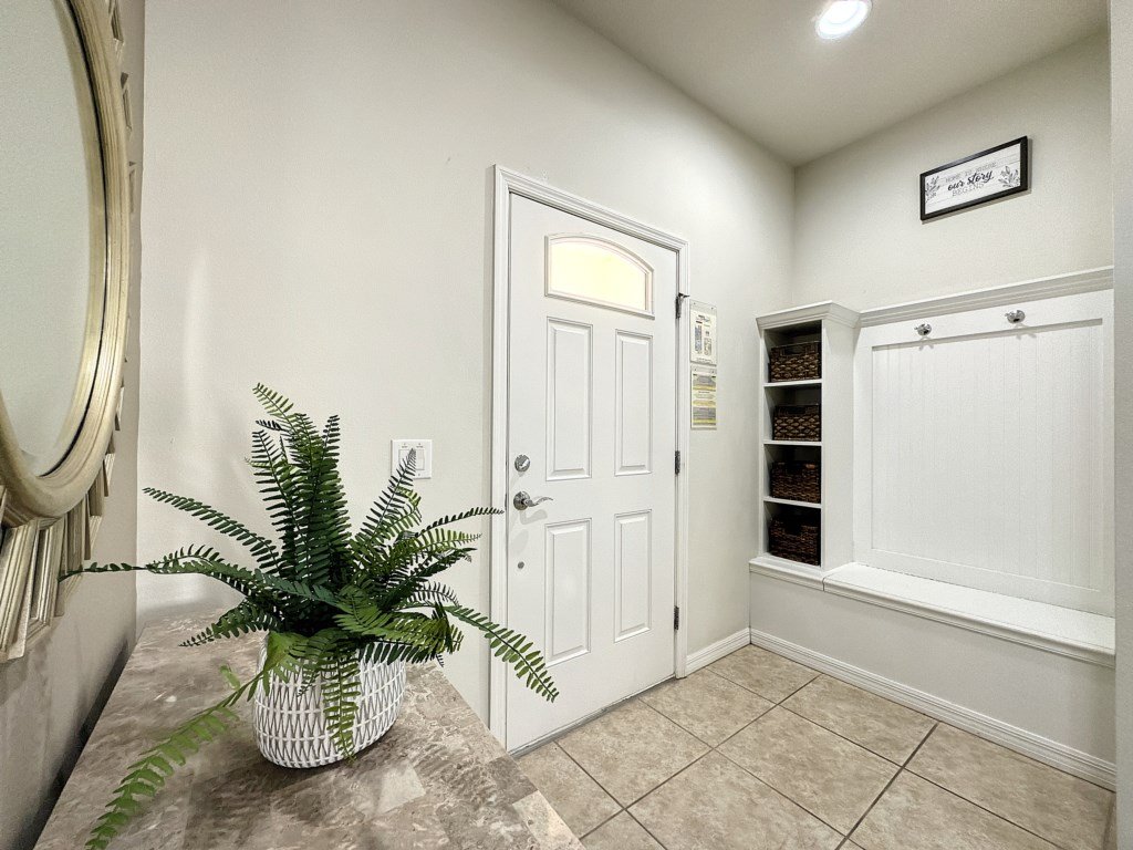 Headline Vacation Rental in Kissimmee - RedAwning