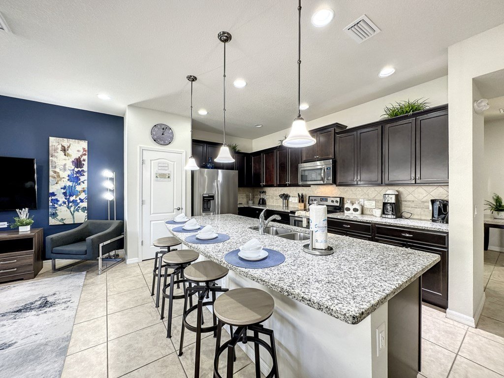 Headline Vacation Rental in Kissimmee - RedAwning