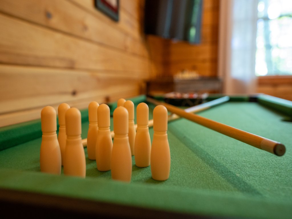 Black Bear Retreat - Large Rustic Cabin Perfect for Families! Vacation Rental in Gatlinburg - RedAwning