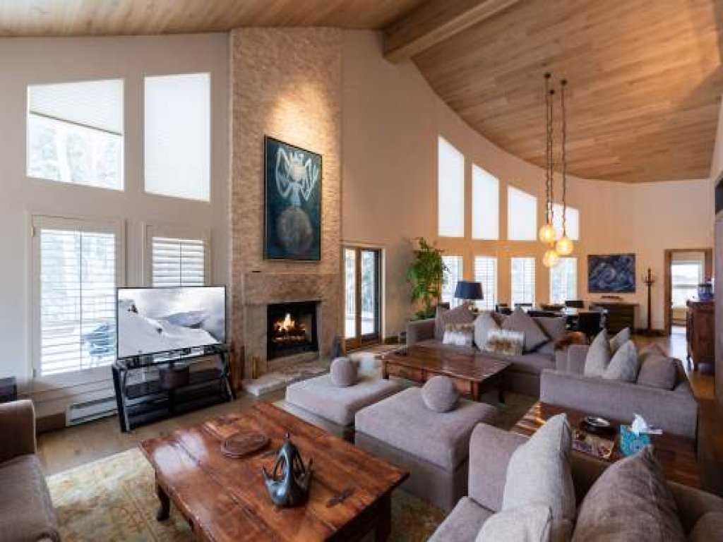 Northwoods Private Penthouse with Effortless Ski-In Ski-Out Access Vacation Rental in Vail - RedAwning