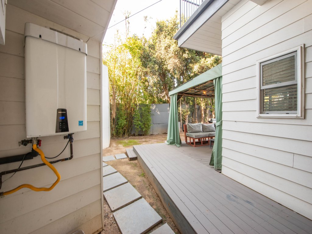 Venice Studio With Outdoor Cabana sleeps 2 Vacation Rental in Los Angeles - RedAwning