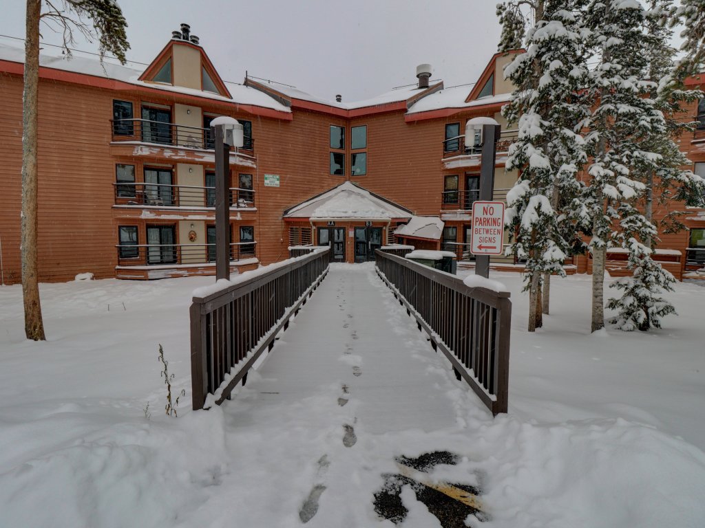 BB103 Buffalo Village 2BR 2BA Vacation Rental in Wildernest - RedAwning