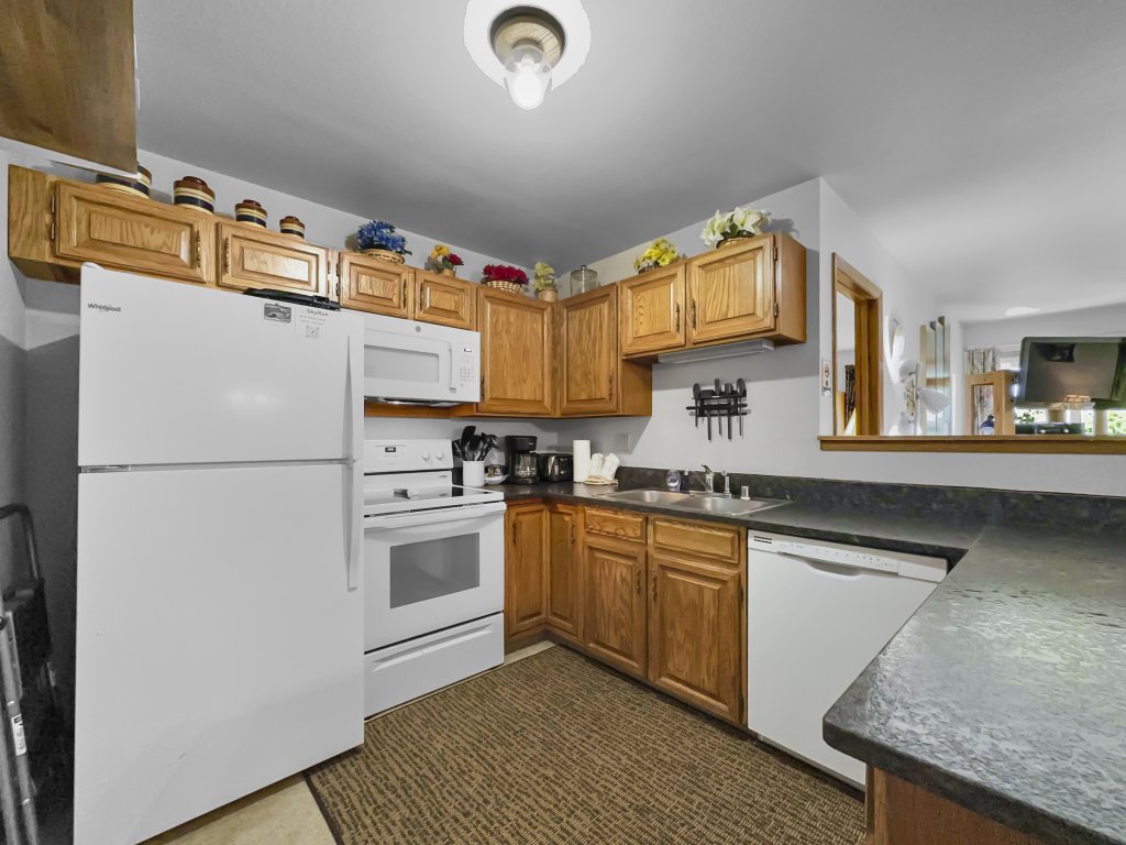 BB103 Buffalo Village 2BR 2BA Vacation Rental in Wildernest - RedAwning