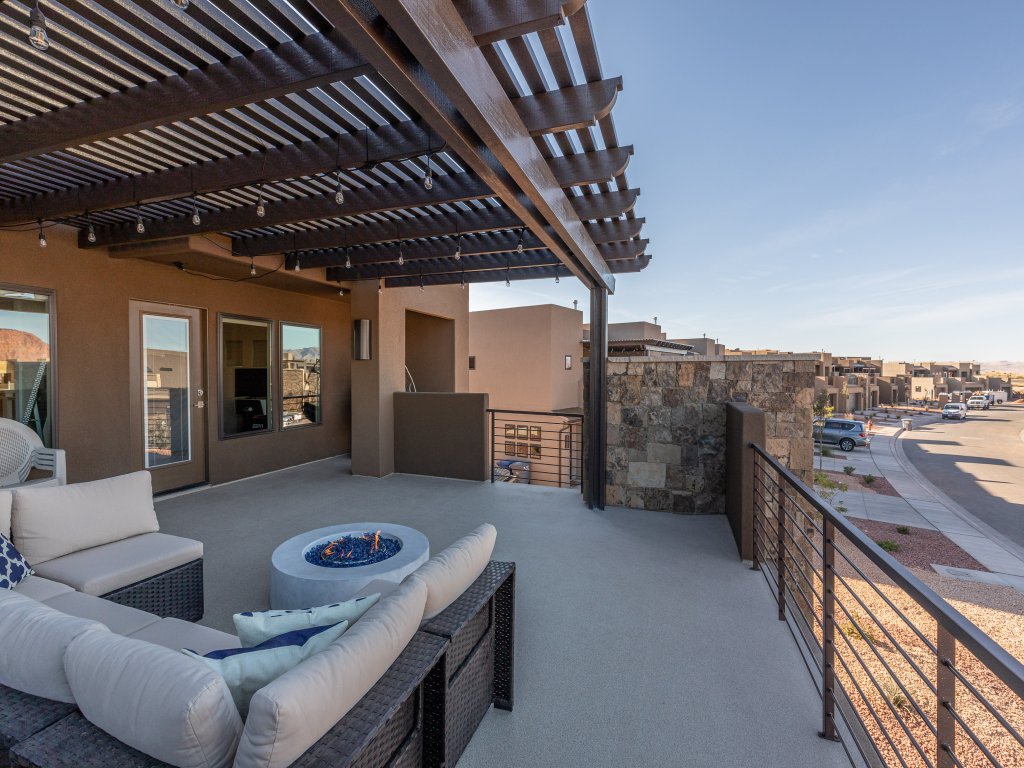 Oasis by the Pool Vacation Rental in St. George - RedAwning