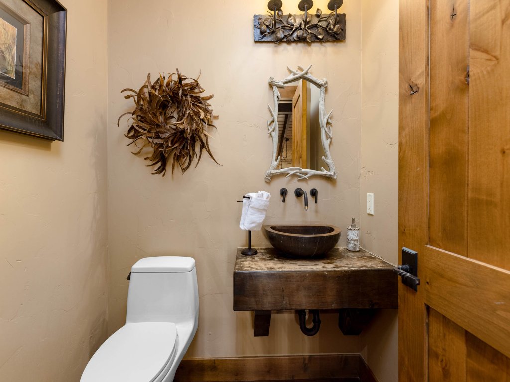 Amazing Pet-Friendly Executive Home, Ski-In Walk-Out - LR884 Vacation Rental in Copper Mountain - RedAwning