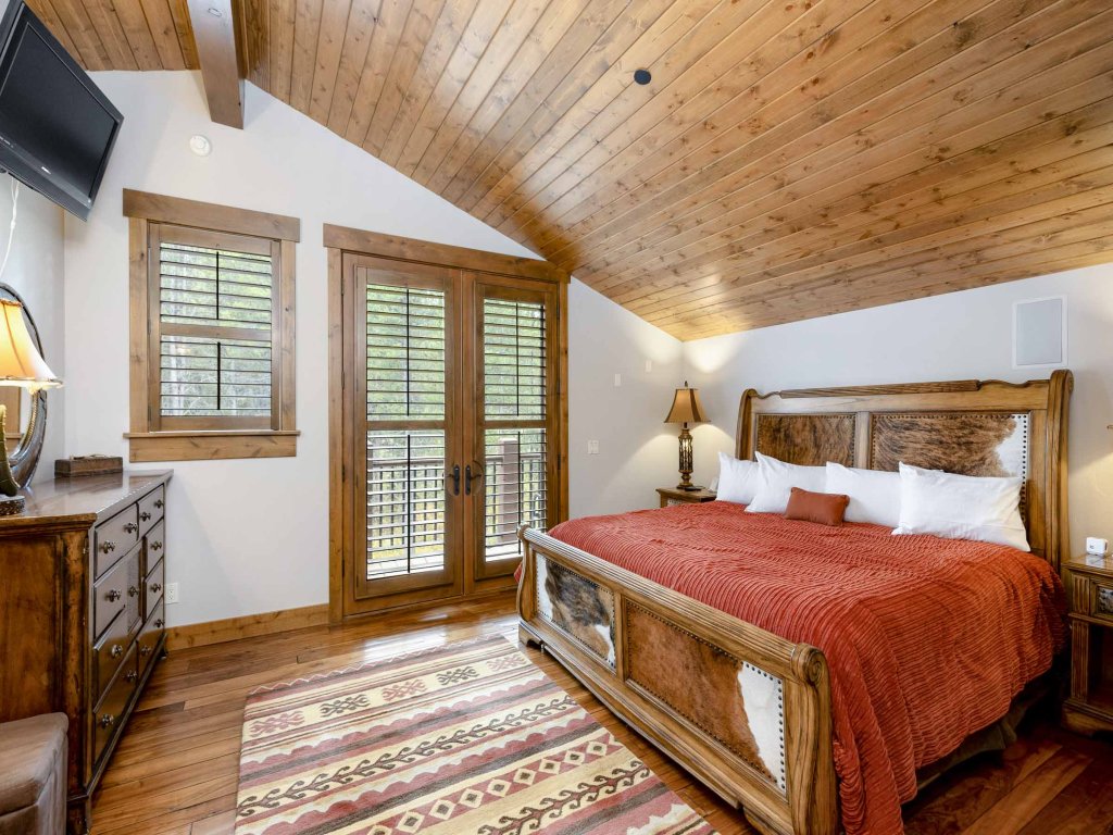 Amazing Pet-Friendly Executive Home, Ski-In Walk-Out - LR884 Vacation Rental in Copper Mountain - RedAwning