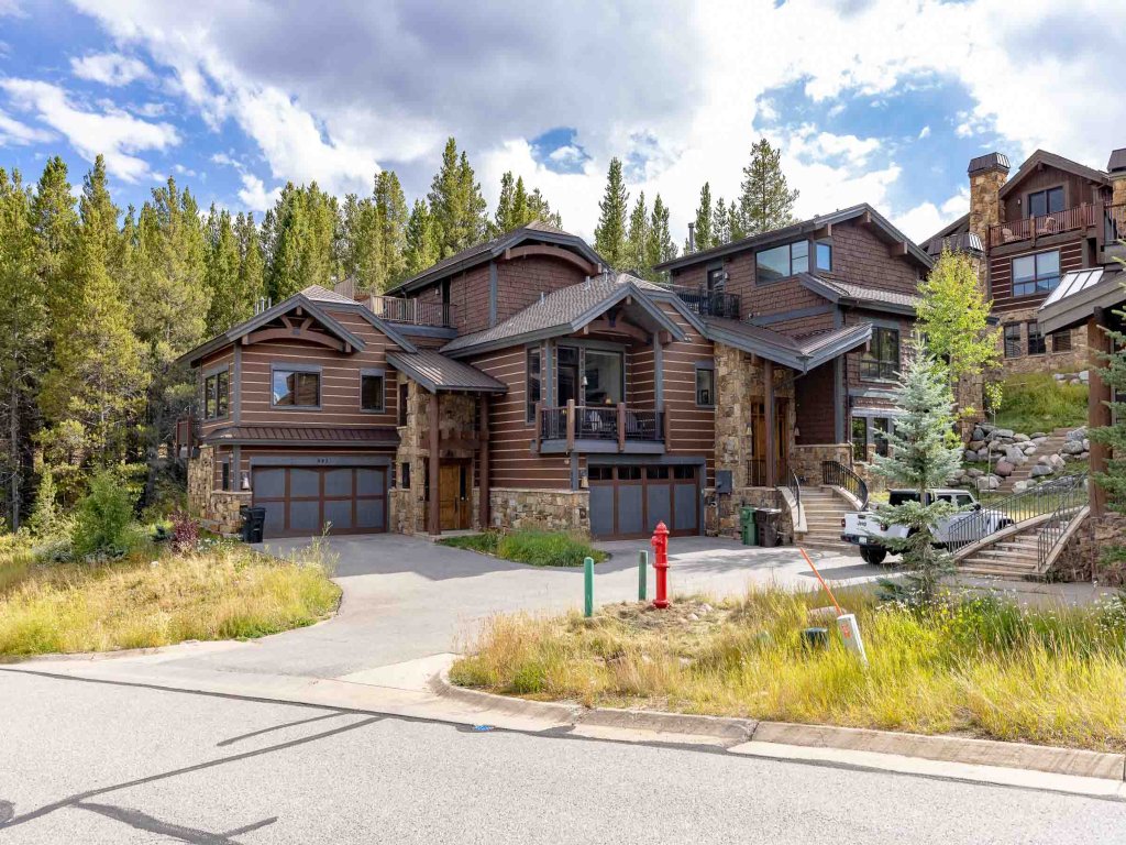 Amazing Pet-Friendly Executive Home, Ski-In Walk-Out - LR884 Vacation Rental in Copper Mountain - RedAwning