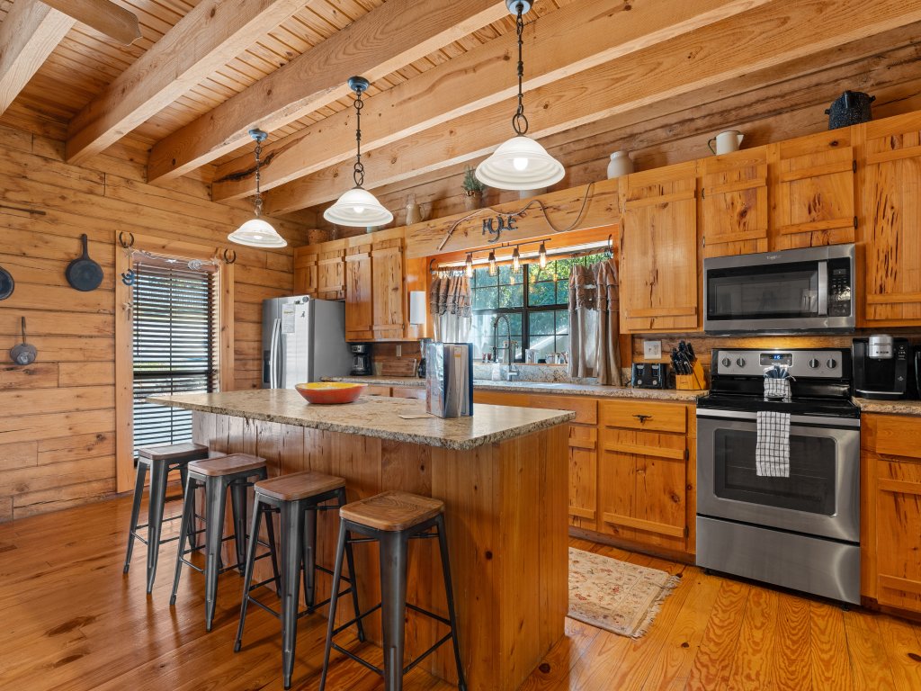 P-LONE- The Lazy K Cabin Vacation Rental in Branson - RedAwning
