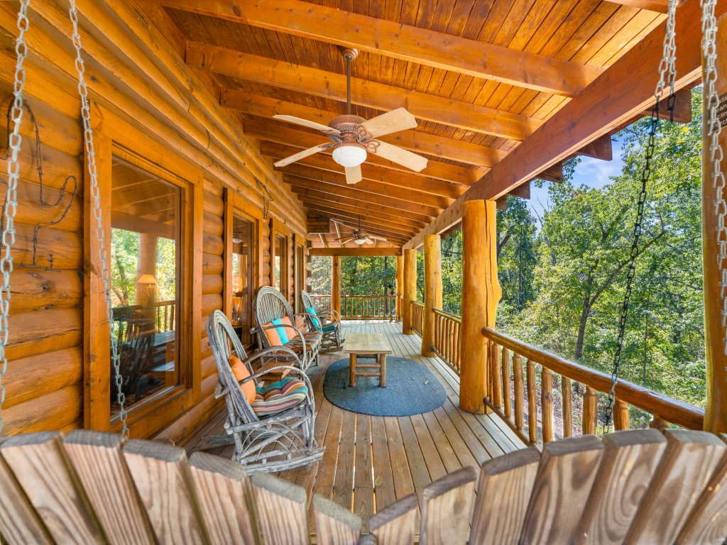 P-LONE- The Lazy K Cabin Vacation Rental in Branson - RedAwning