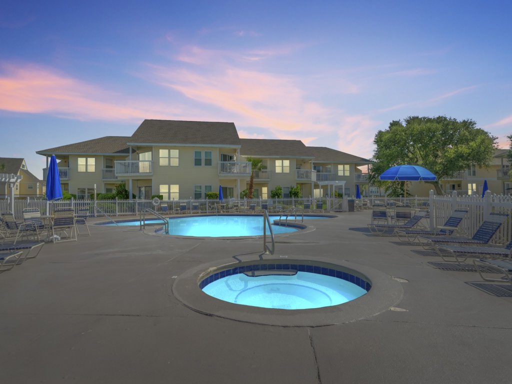 8226 is an upstairs pet friendly studio located in Sandpiper Cove Vacation Rental in Destin - RedAwning