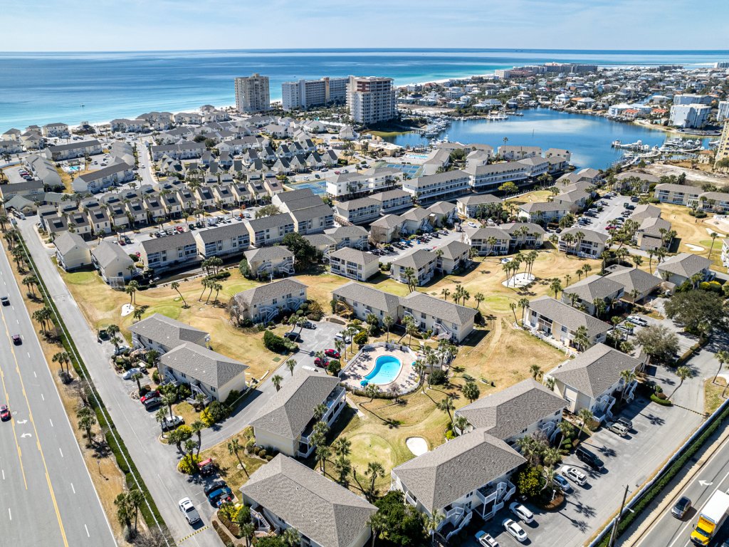 8226 is an upstairs pet friendly studio located in Sandpiper Cove Vacation Rental in Destin - RedAwning