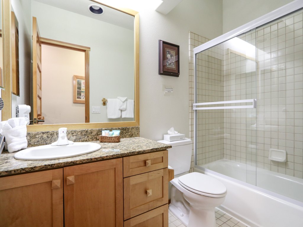 Snowcreek V 999 Mammoth Mountain Views, Private Washer Dryer, Pet-Friendly Vacation Rental in Mammoth Lakes - RedAwning