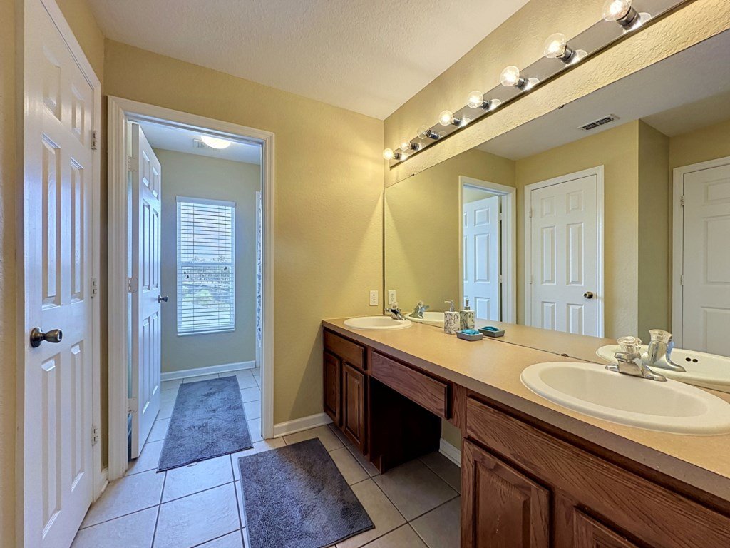 This amazing 6 Bedroom property with a lake view  Vacation Rental in Kissimmee - RedAwning