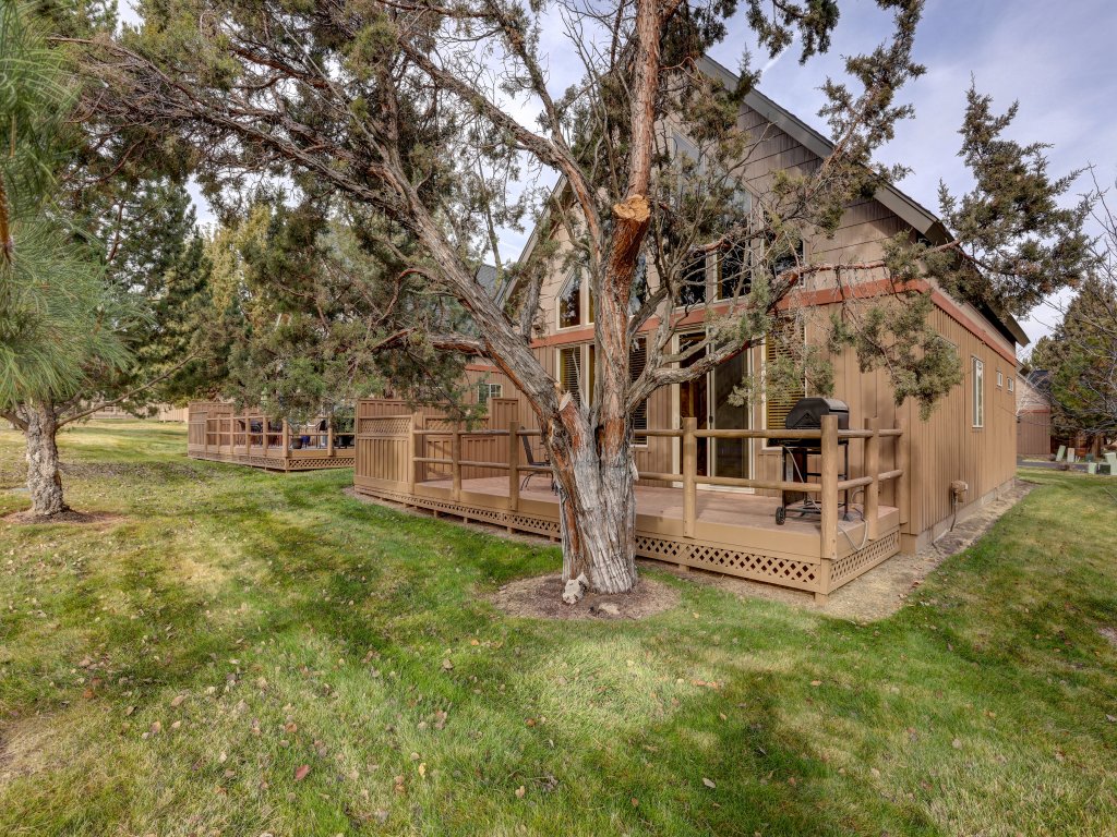 Forest Ridge Vacation Rental in Redmond - RedAwning