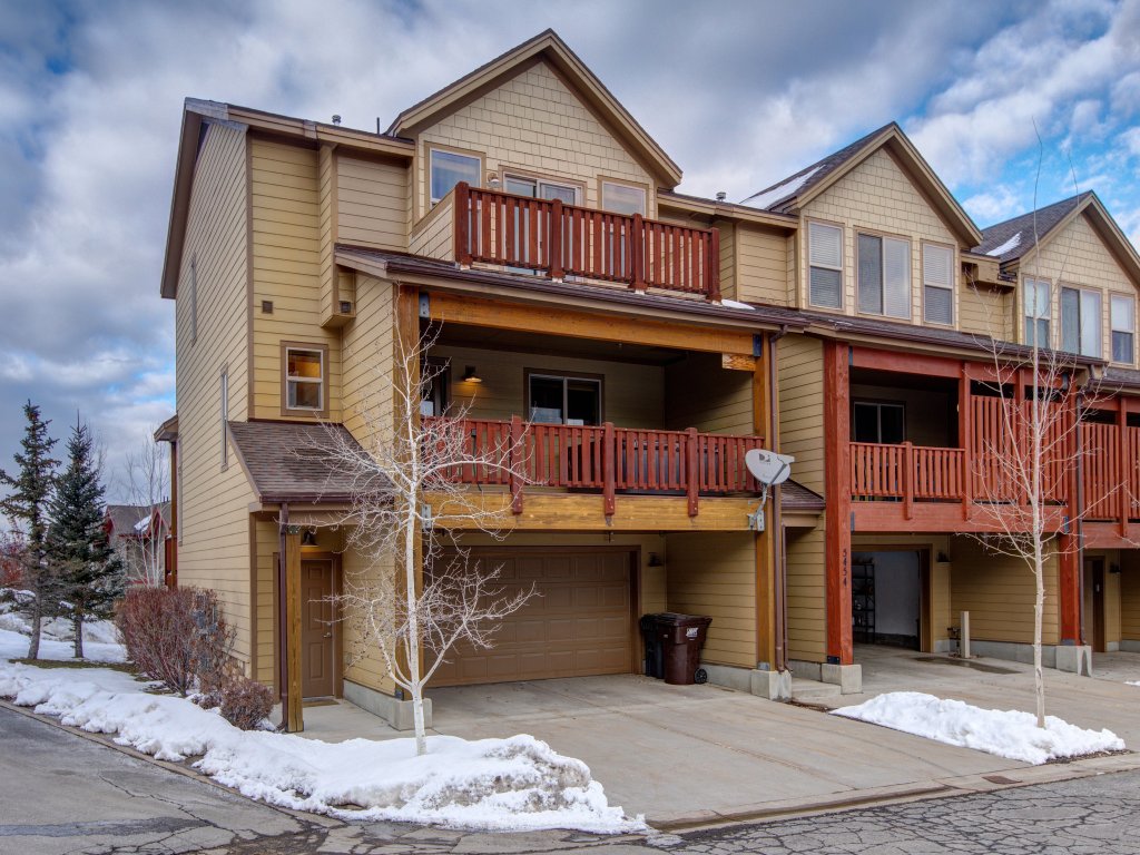Spacious Ski Retreat 5452 with Pool Hot Tub and Garage Vacation Rental in Park City - RedAwning