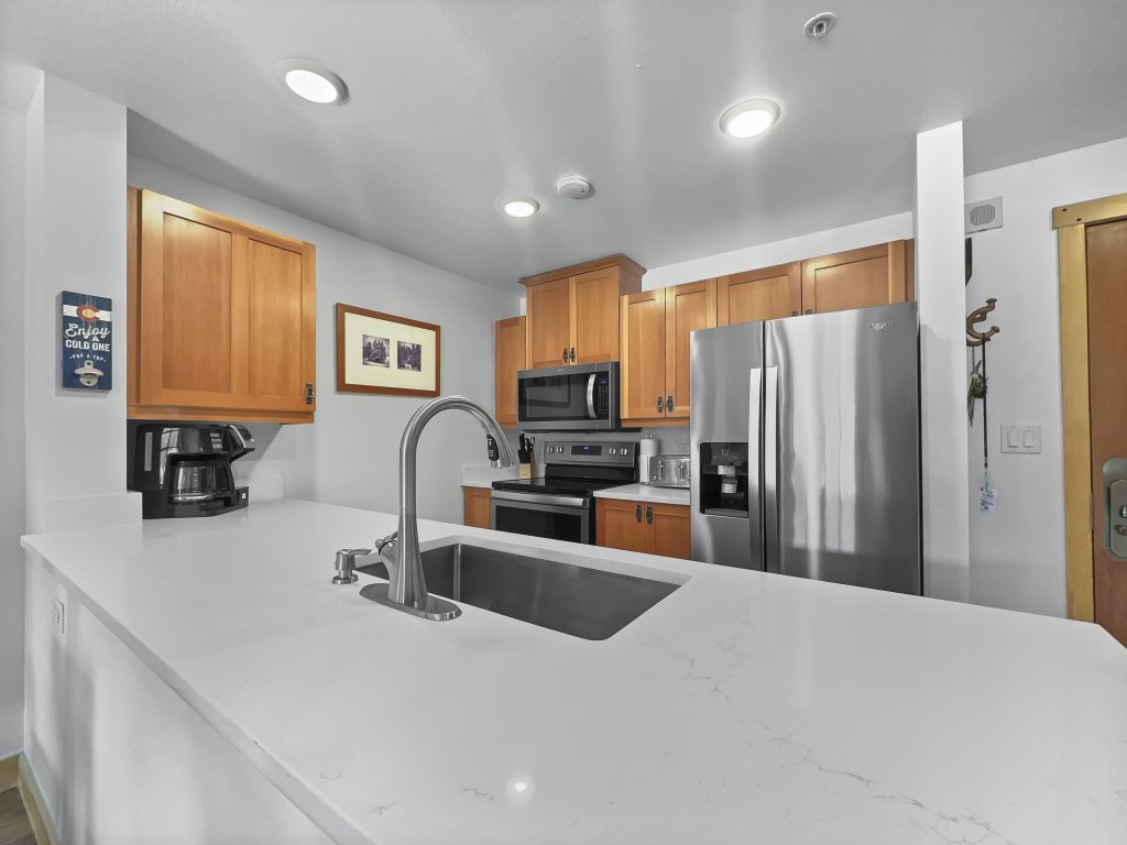 Inviting and Spacious Condo In The Heart of Center Village - PP416 Vacation Rental in Copper Mountain - RedAwning