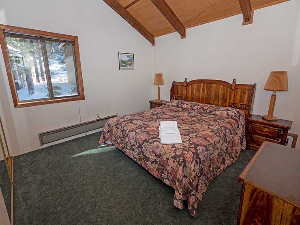 1228 Timber Lane Vacation Rental in California - RedAwning