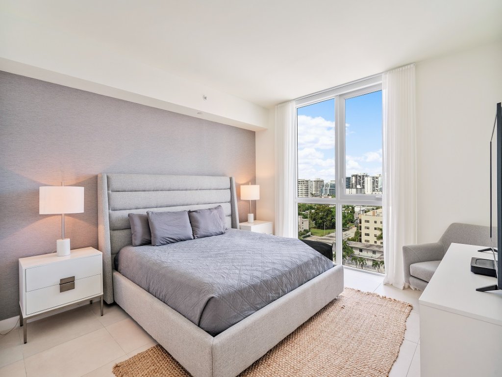 914 Tiffany House Vacation Rental in Fort Lauderdale - RedAwning