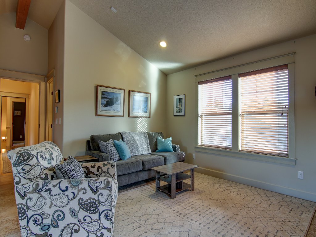 Wild Meadow Vacation Rental in Bend - RedAwning