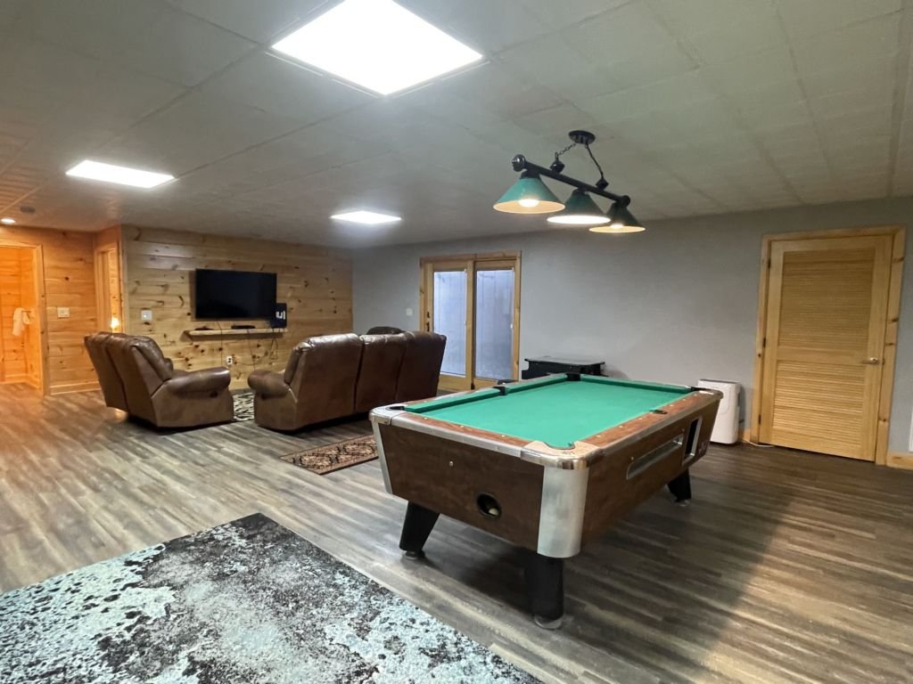 Diamond Bear, TN Nature on 140 acres with a lake! Vacation Rental in Tennessee - RedAwning