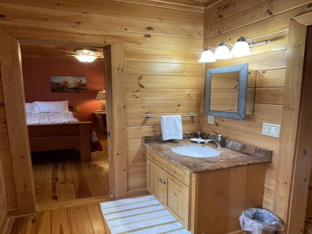 Parkland, Deluxe Log Cabin, a Hot Tub and a Lake! Vacation Rental in Tennessee - RedAwning