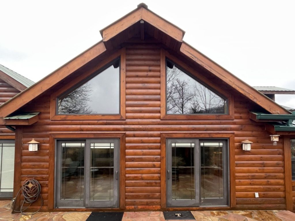 Parkland, Deluxe Log Cabin, a Hot Tub and a Lake! Vacation Rental in Tennessee - RedAwning