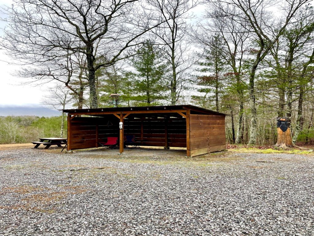 Loose Moose - Hot Tub, King Bed, Dog Friendly! Vacation Rental in Tennessee - RedAwning