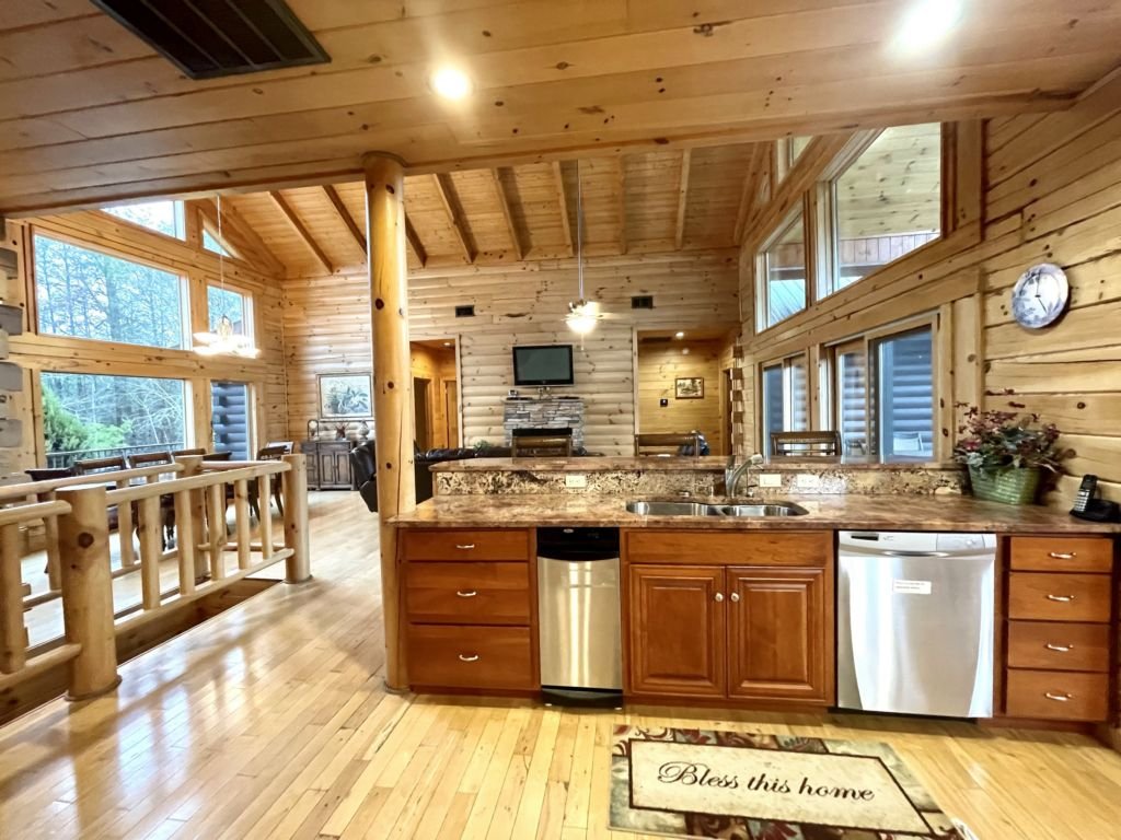 Grand View, 360-degrees of awesome Mountain Views! Vacation Rental in Tennessee - RedAwning