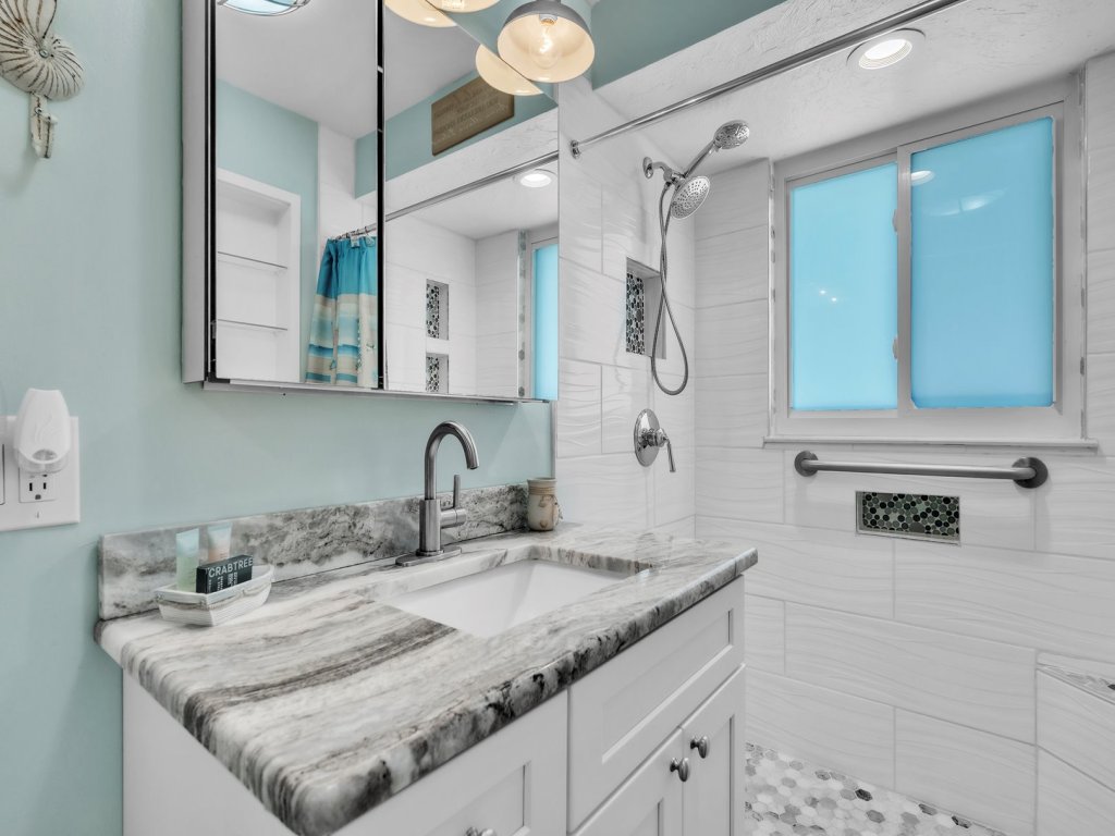 Beach N Bay 206 Vacation Rental in Anna Maria - RedAwning