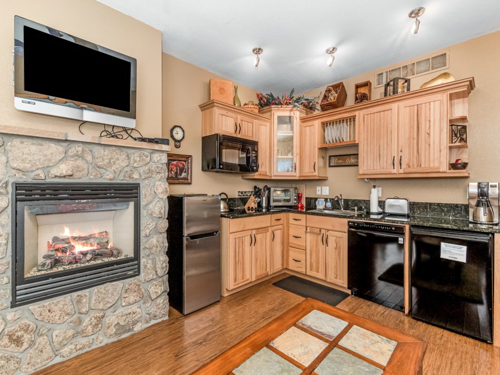 Deer Mountain 28B Vacation Rental in Estes Park - RedAwning