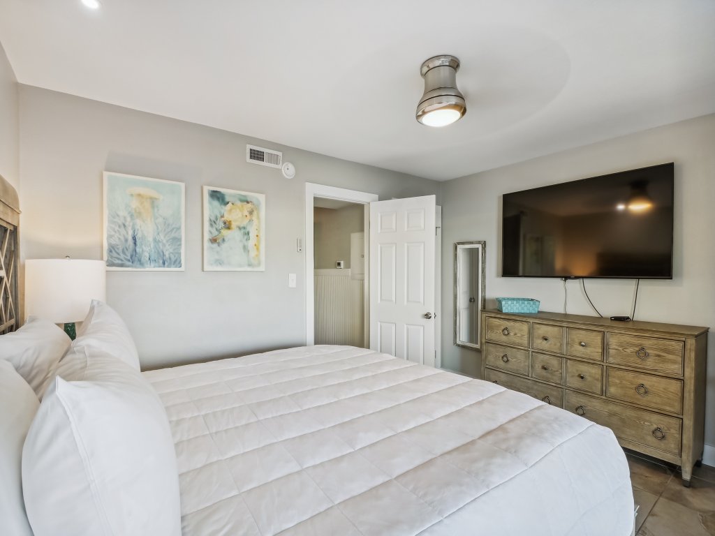 Southbay 55 is 2 Bedroom on the lake with short walk to beach Vacation Rental in Destin - RedAwning