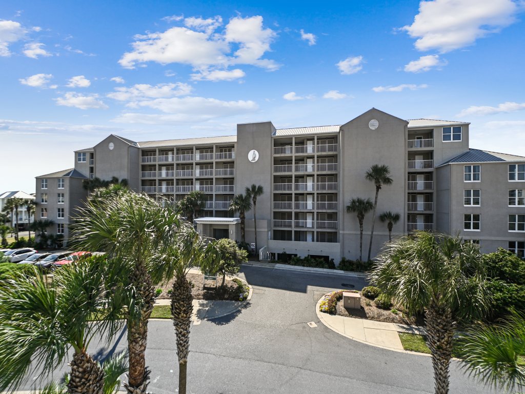 Paradise Pointe - Gorgeous 4 BR home with pool Vacation Rental in Destin - RedAwning