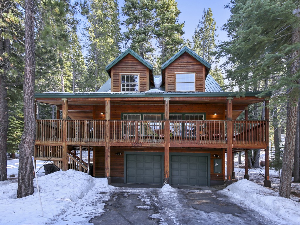 Welcoming Tahoe Donner Cabin Truckee Ca Ra335229 Redawning