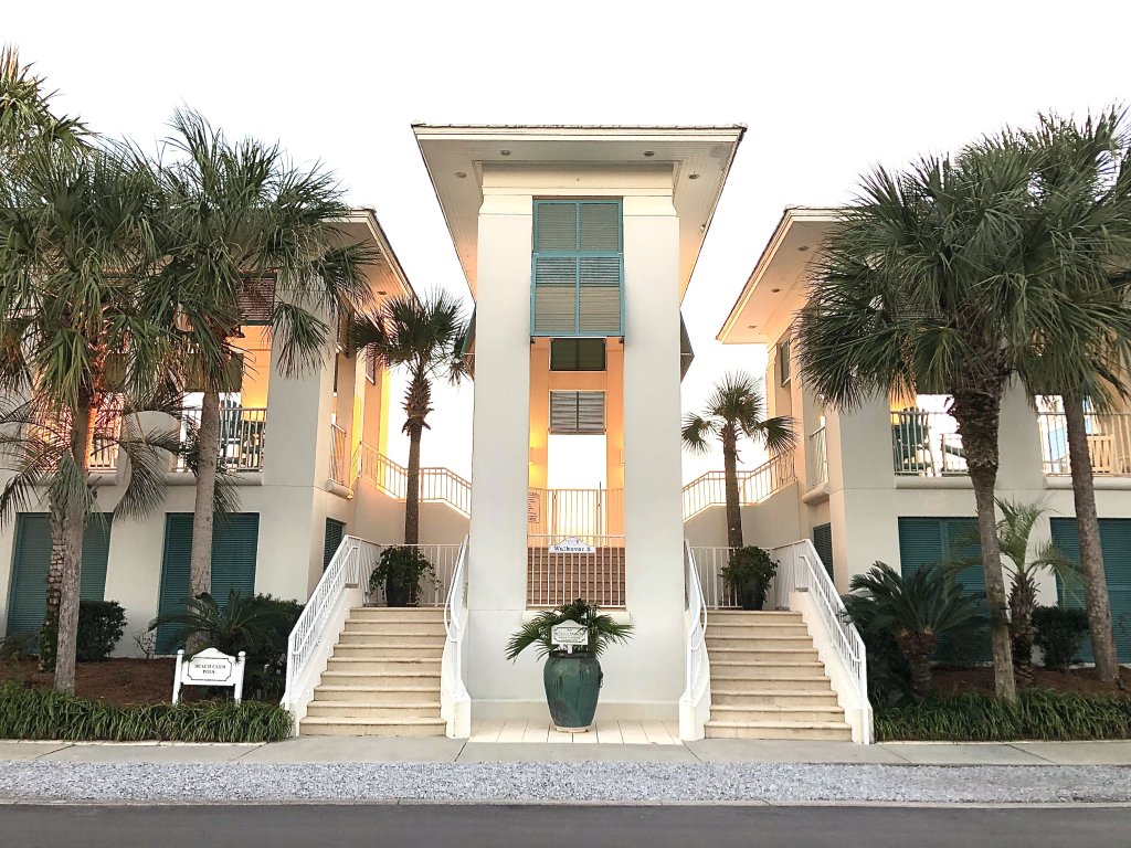 Sea La Vie Vacation Rental in Panama City Beach - RedAwning