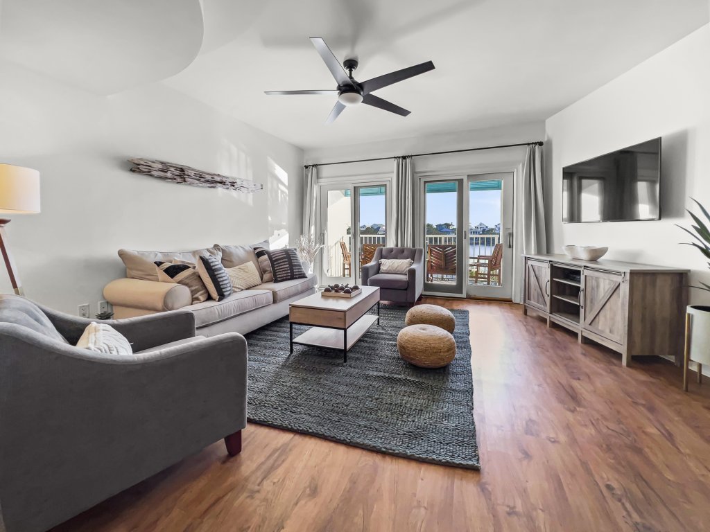 Sea La Vie Vacation Rental in Panama City Beach - RedAwning