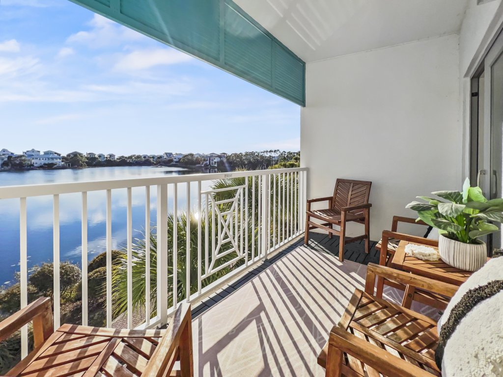 Sea La Vie Vacation Rental in Panama City Beach - RedAwning