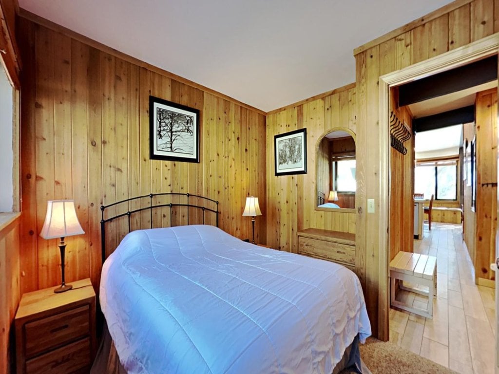 Spectacular Condo Slopeside Location and Mountain View! Close to Village Gondola (Unit 622 at 1849) Vacation Rental in Mammoth Lakes - RedAwning