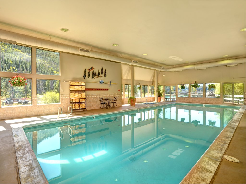 Premier 2BR/2BA in Lakeside Village Vacation Rental in Keystone - RedAwning