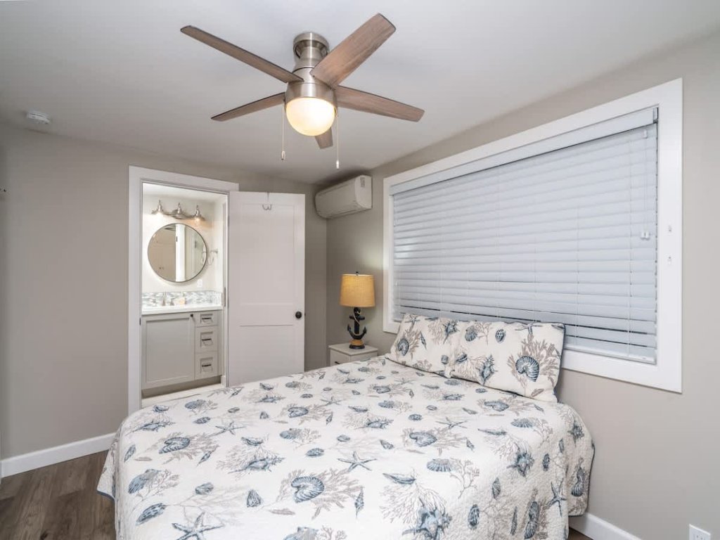 129 Opal A | Remodeled Gem Balboa Island Beach House Vacation Rental in Newport Beach - RedAwning