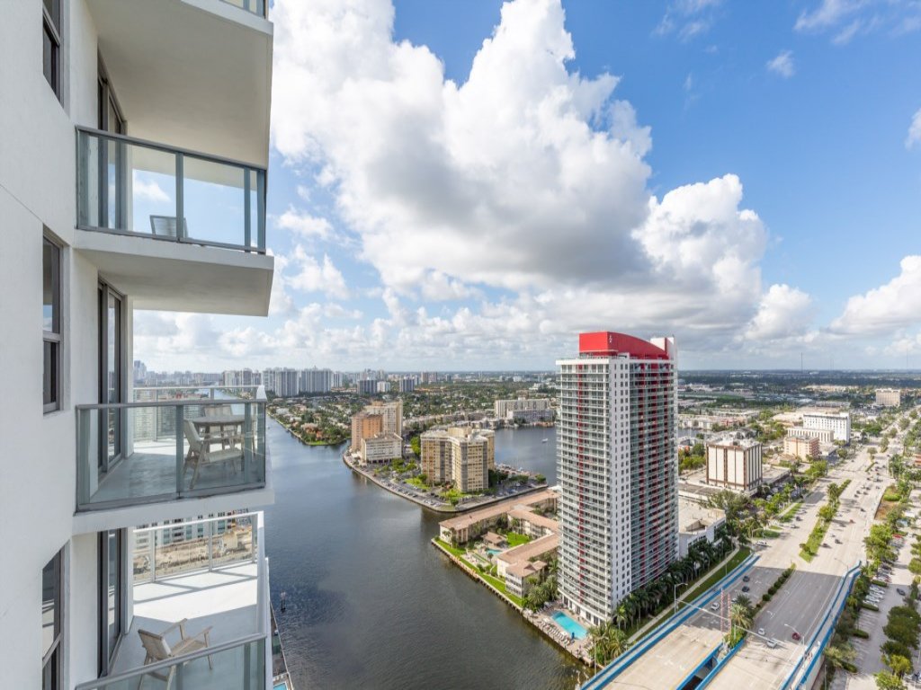 Private 3BR Bay/Ocean Views at Hyde Beach House Vacation Rental in Florida - RedAwning