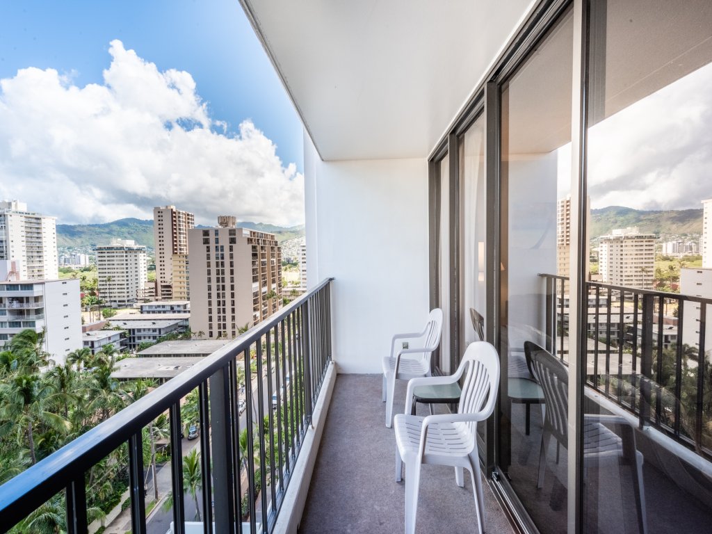 Breezy 12th Floor Waikiki Condo with FREE Parking Vacation Rental in Honolulu - RedAwning