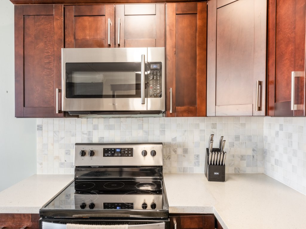 Breezy 12th Floor Waikiki Condo with FREE Parking Vacation Rental in Honolulu - RedAwning