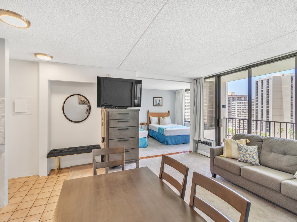 Renovated Waikiki Banyan Condo w/ Pool View, Free parking Vacation Rental in Honolulu - RedAwning