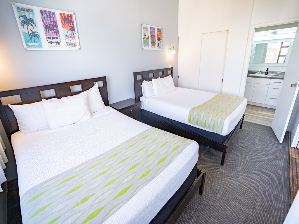 Waikiki Banyan Condo Located One Block From Waikiki Beach! Vacation Rental in Honolulu - RedAwning