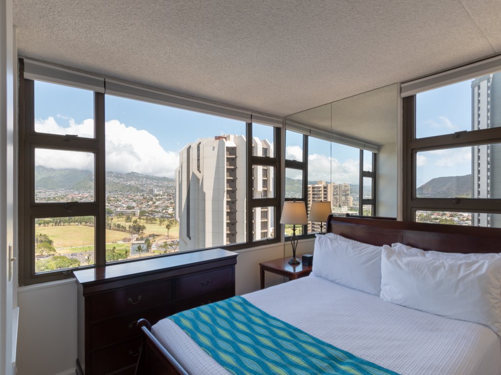 21st Floor Condo With View of Ko'olau Mountains and the Ala Wai Canal Vacation Rental in Honolulu - RedAwning