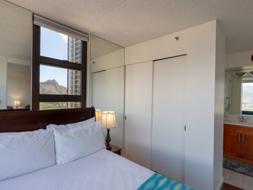 21st Floor Condo With View of Ko'olau Mountains and the Ala Wai Canal Vacation Rental in Honolulu - RedAwning