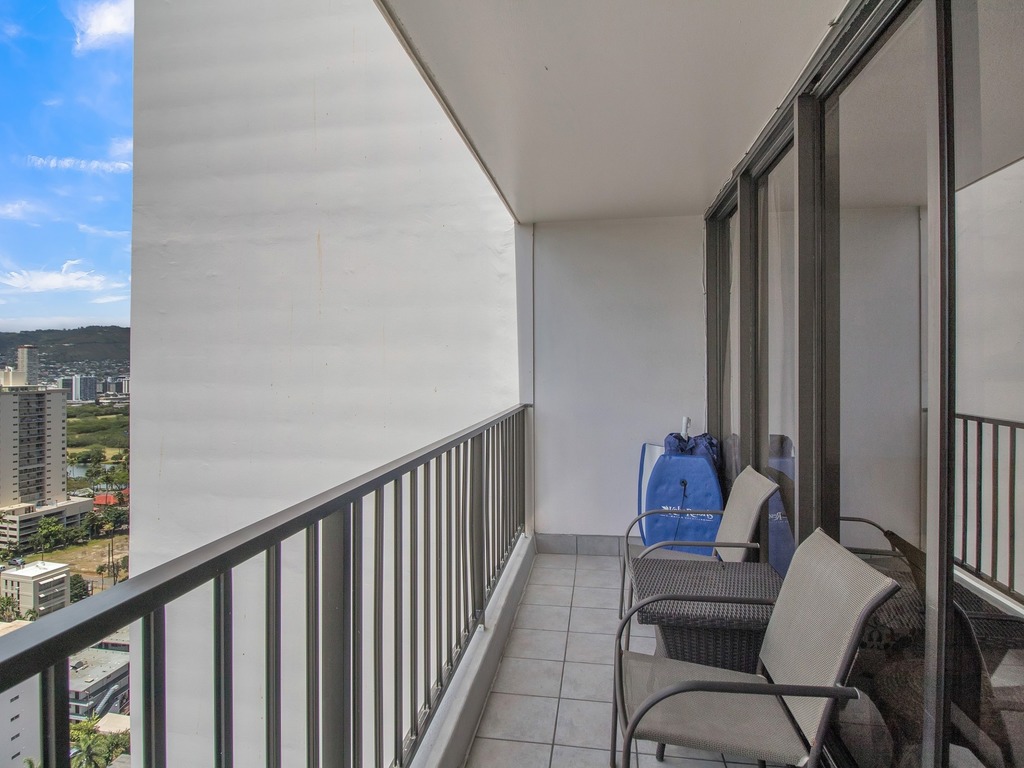 High Rise Ocean View Waikiki Condo, FREE Parking & Wi-Fi Vacation Rental in Honolulu - RedAwning