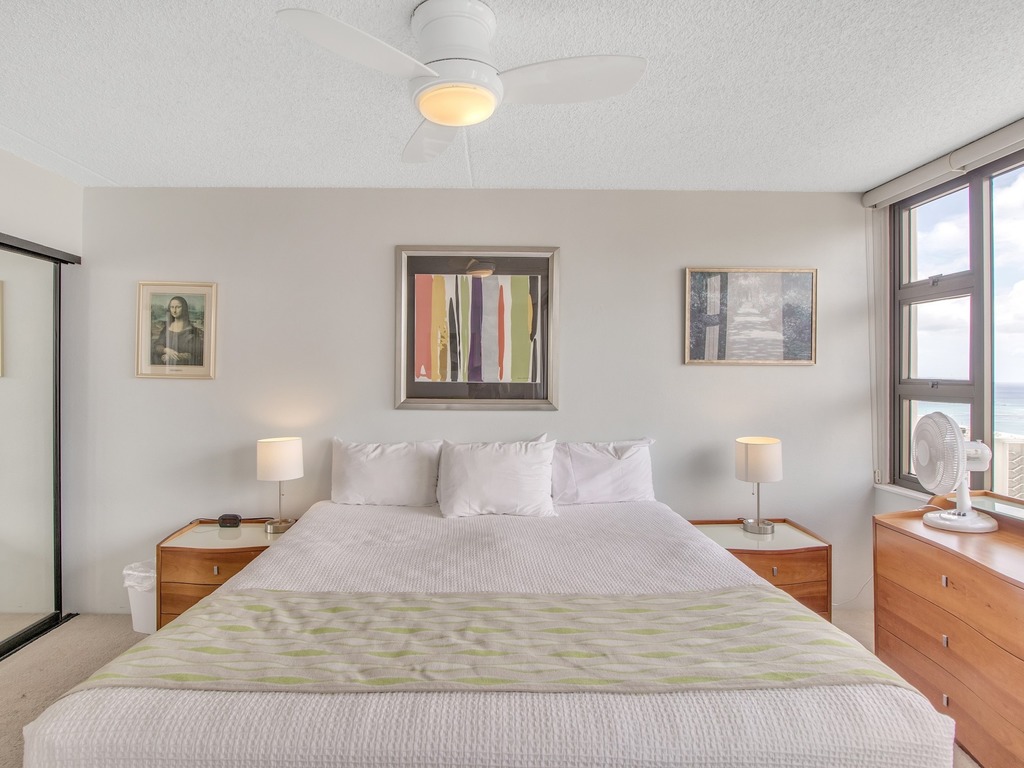 High Rise Ocean View Waikiki Condo, FREE Parking & Wi-Fi Vacation Rental in Honolulu - RedAwning
