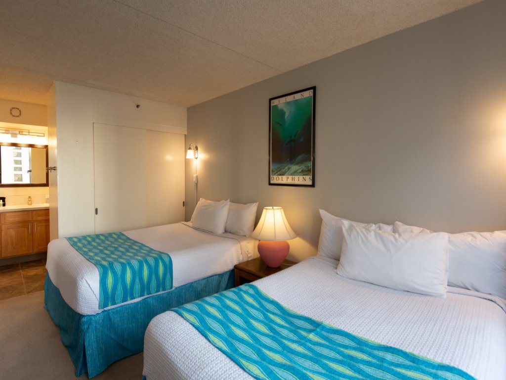Updated Waikiki Condo with Mountain Views - 22nd floor, Free parking & WiFi Vacation Rental in Honolulu - RedAwning