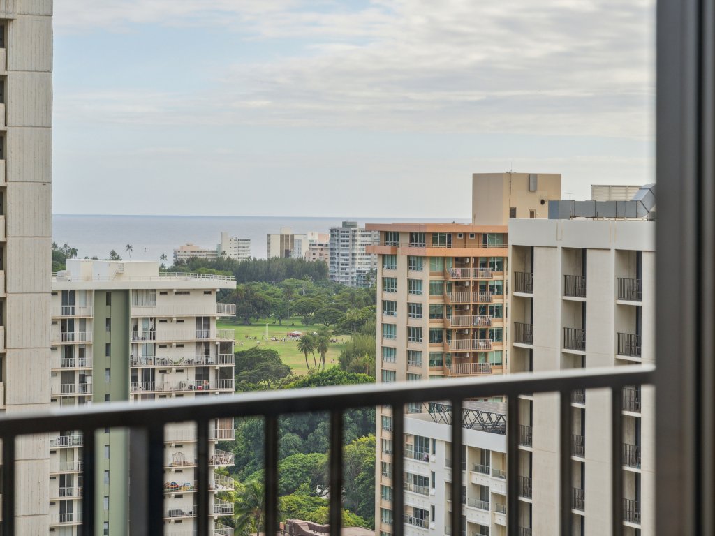 Gorgeous High Rise Waikiki Condo with Ocean and Diamond Head Views Vacation Rental in Honolulu - RedAwning
